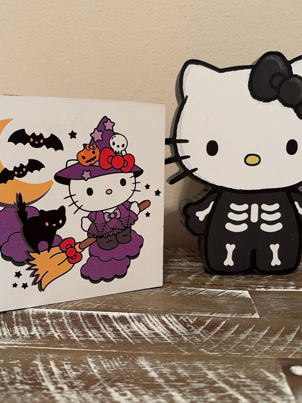 HELLO KITTY HALLOWEEN SKELETON AND WITCH WALL DECOR